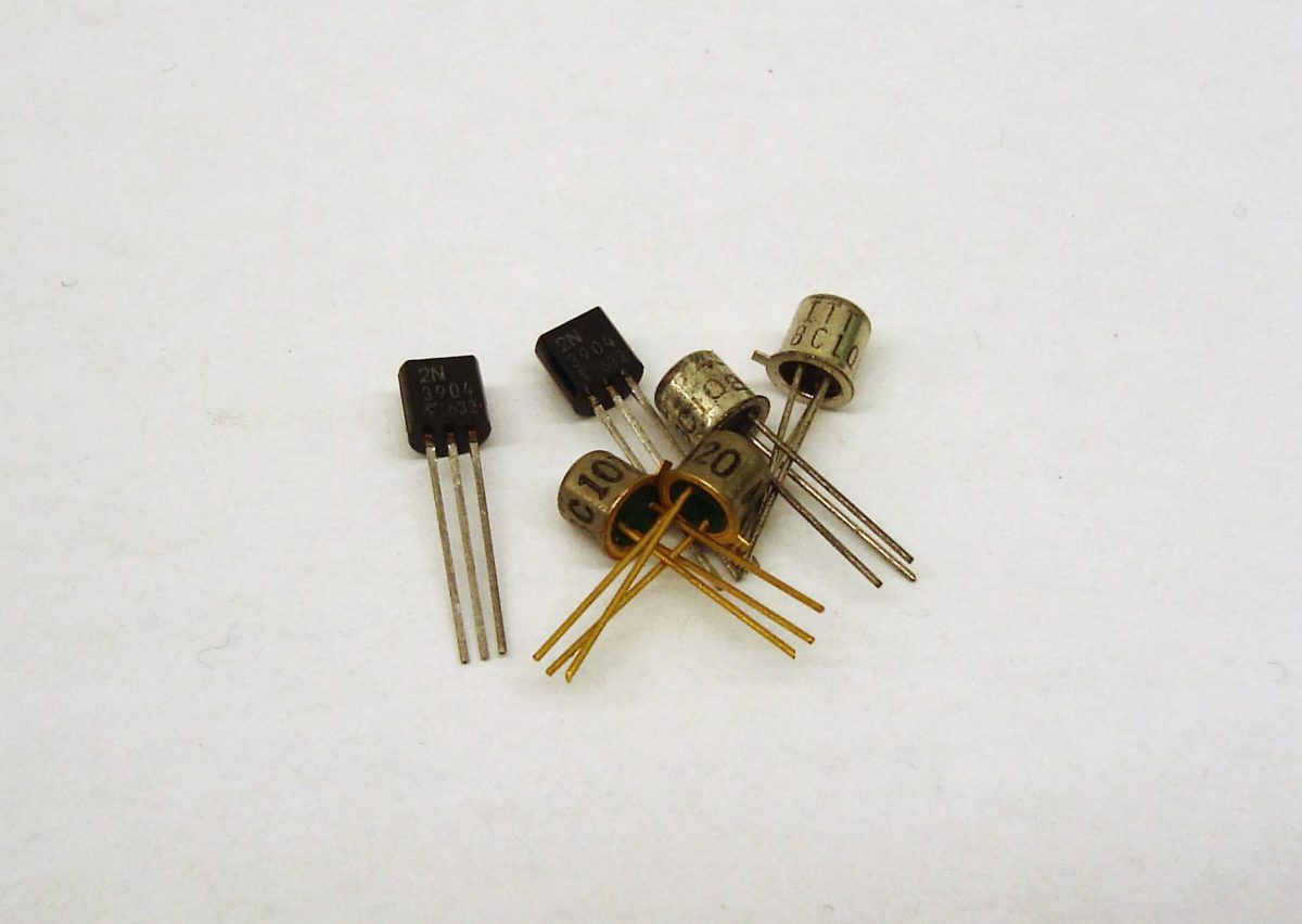 size of transistors today